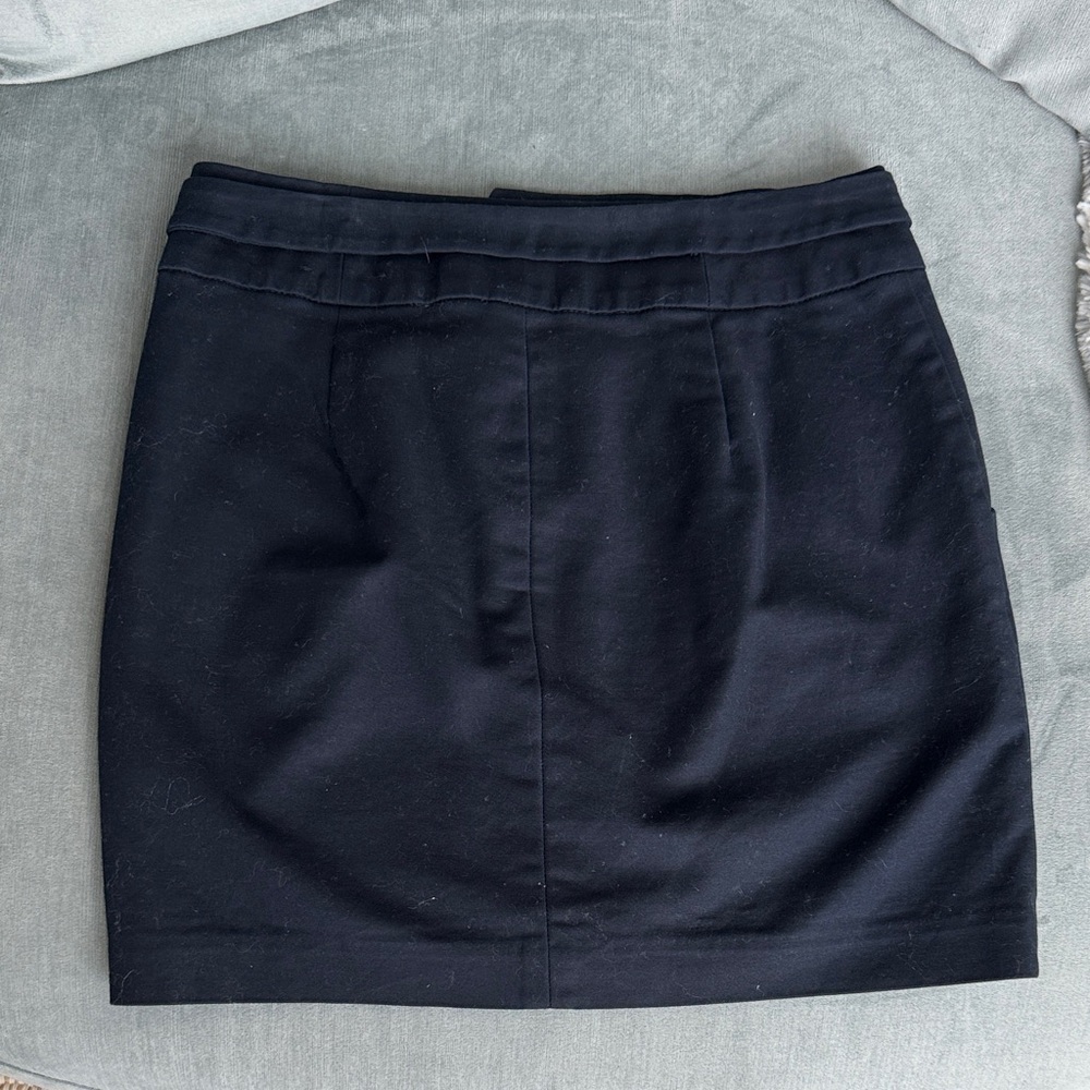 Banana Republic Black Petite Skirt - Picture 3 of 3